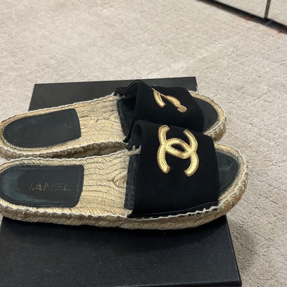CHANEL Black and Gold Espadrille Sandals - Picture 7 of 9